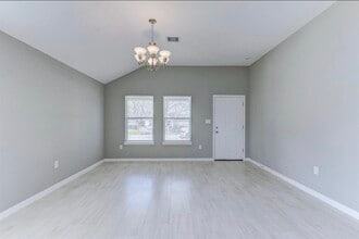 Building Photo - 5824 Glen Lee Dr
