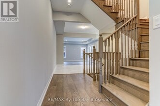 Building Photo - 61 Frederica Cres