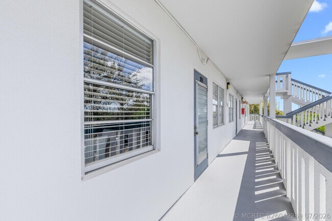 Building Photo - 3028 Harwood D