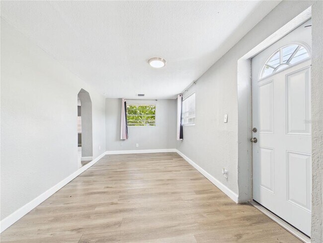 Foto del edificio - 605 S Disston Ave