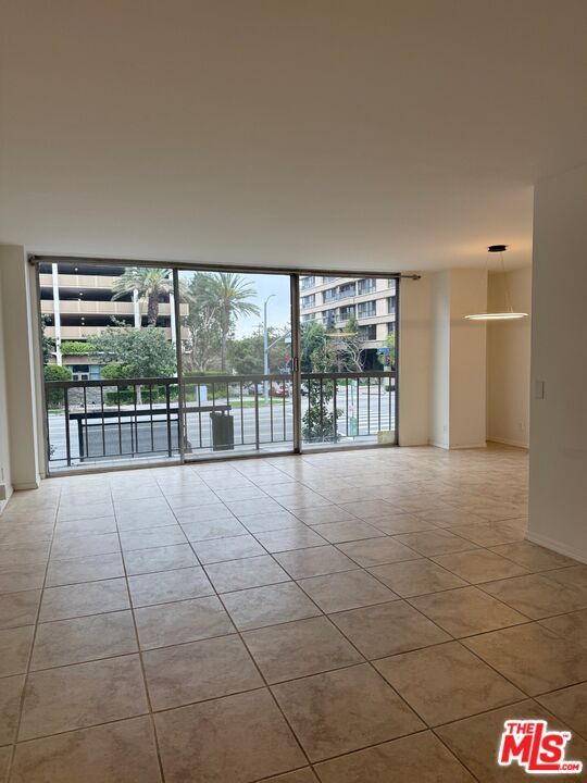 Foto del edificio - 10747 Wilshire Blvd