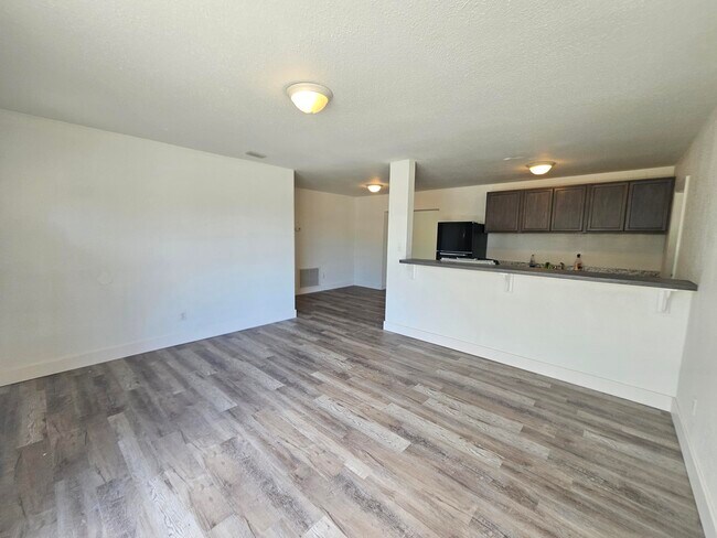 Foto del edificio - 1040 Hickory Ln
