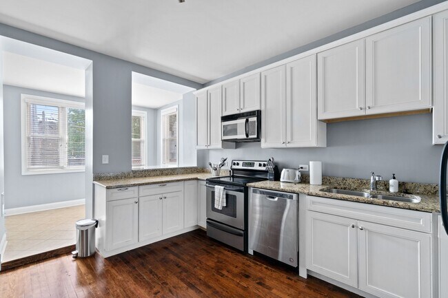 Foto del edificio - 913 W Belden Ave