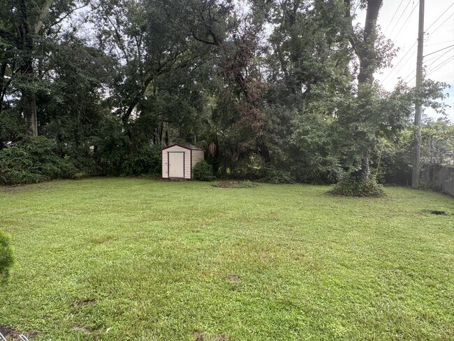 Foto del edificio - 2802 Southwood Dr