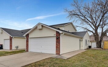 Building Photo - 2211 W Todd Ln