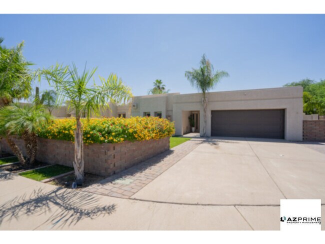Building Photo - Immerse Yourself in Luxury in this Captiva...