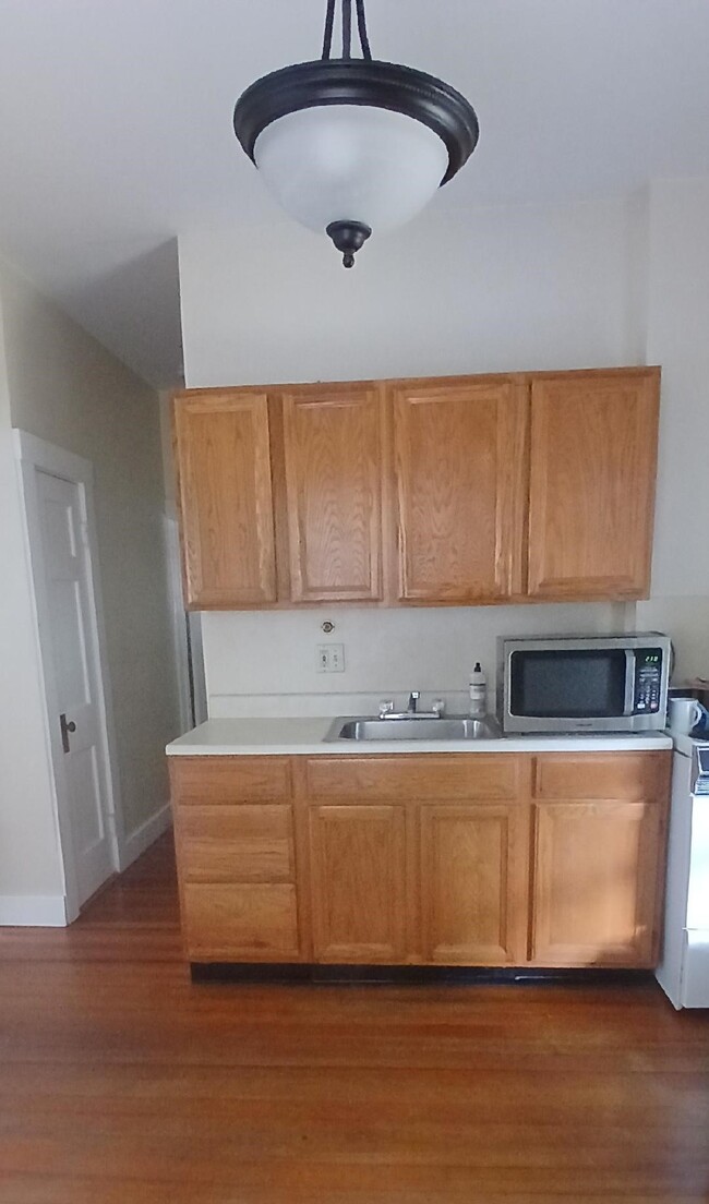 Building Photo - 283 Vinton St