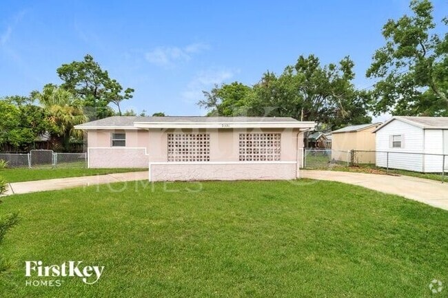 Building Photo - 9331 Forest Hills Dr