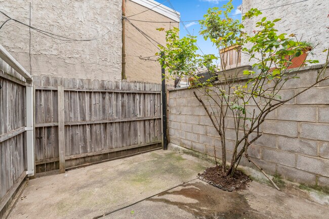 Foto del edificio - 2417 E Norris St