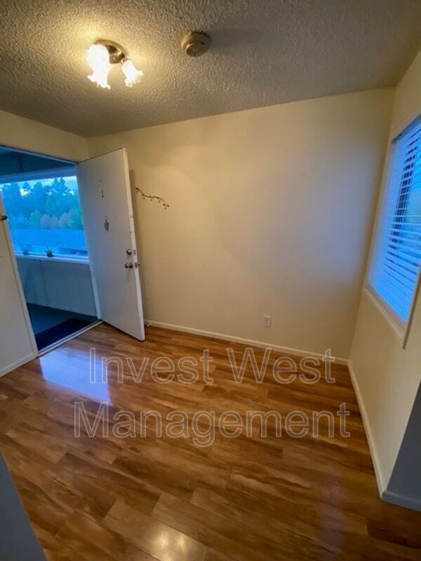 Building Photo - 311 NE 85th St