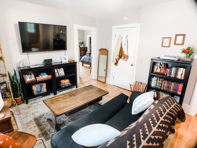 Foto del edificio - 929 Chatham St NW