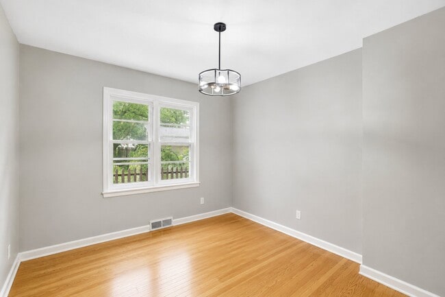 Building Photo - 712 Grignon St