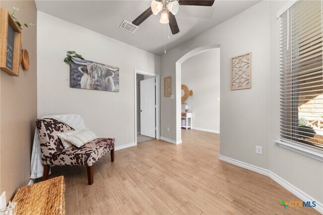 Foto del edificio - 1820 Meadow Crest