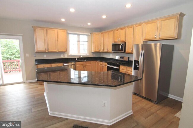 Building Photo - 43798 Maison Blanc Square