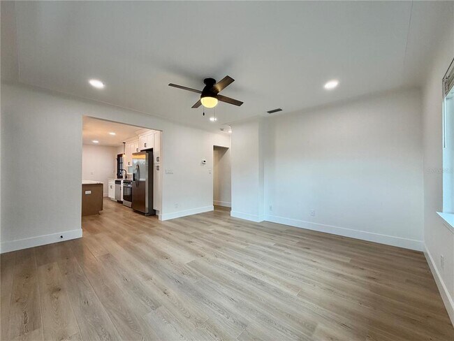 Foto del edificio - 2844 30th Ave N