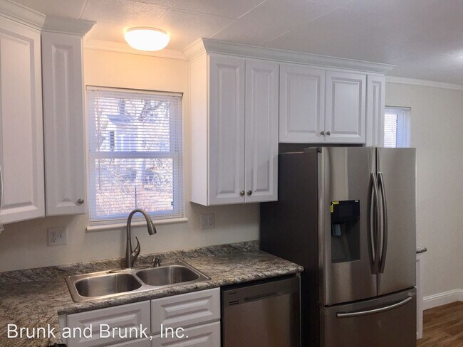 Building Photo - 2 br, 1 bath House - 526 W. Dale Street