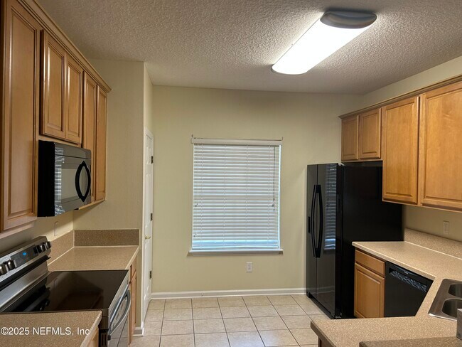 Building Photo - 352 Wooded Crossing Cir