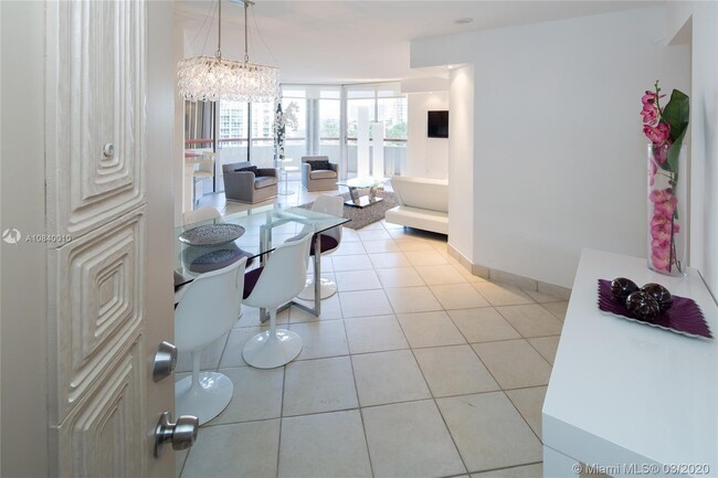 Building Photo - 15645 Collins Ave
