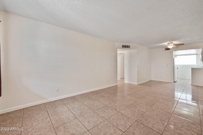 Building Photo - 1815 N Spring -
