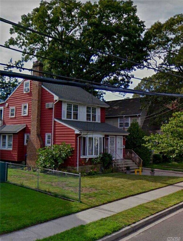 95 Charles St, Lynbrook, NY 11563 House Rental in Lynbrook, NY