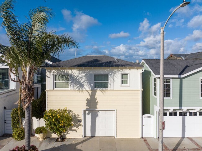 Building Photo - 1128 E Balboa Blvd