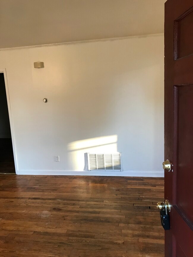 Foto del edificio - 423 E Coffee St