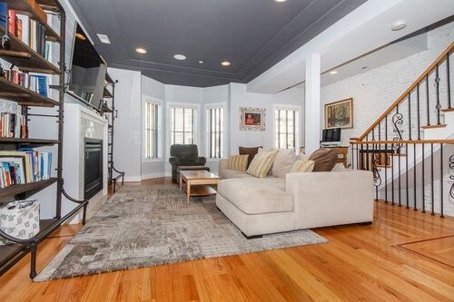 Foto principal - 495 E 4th St