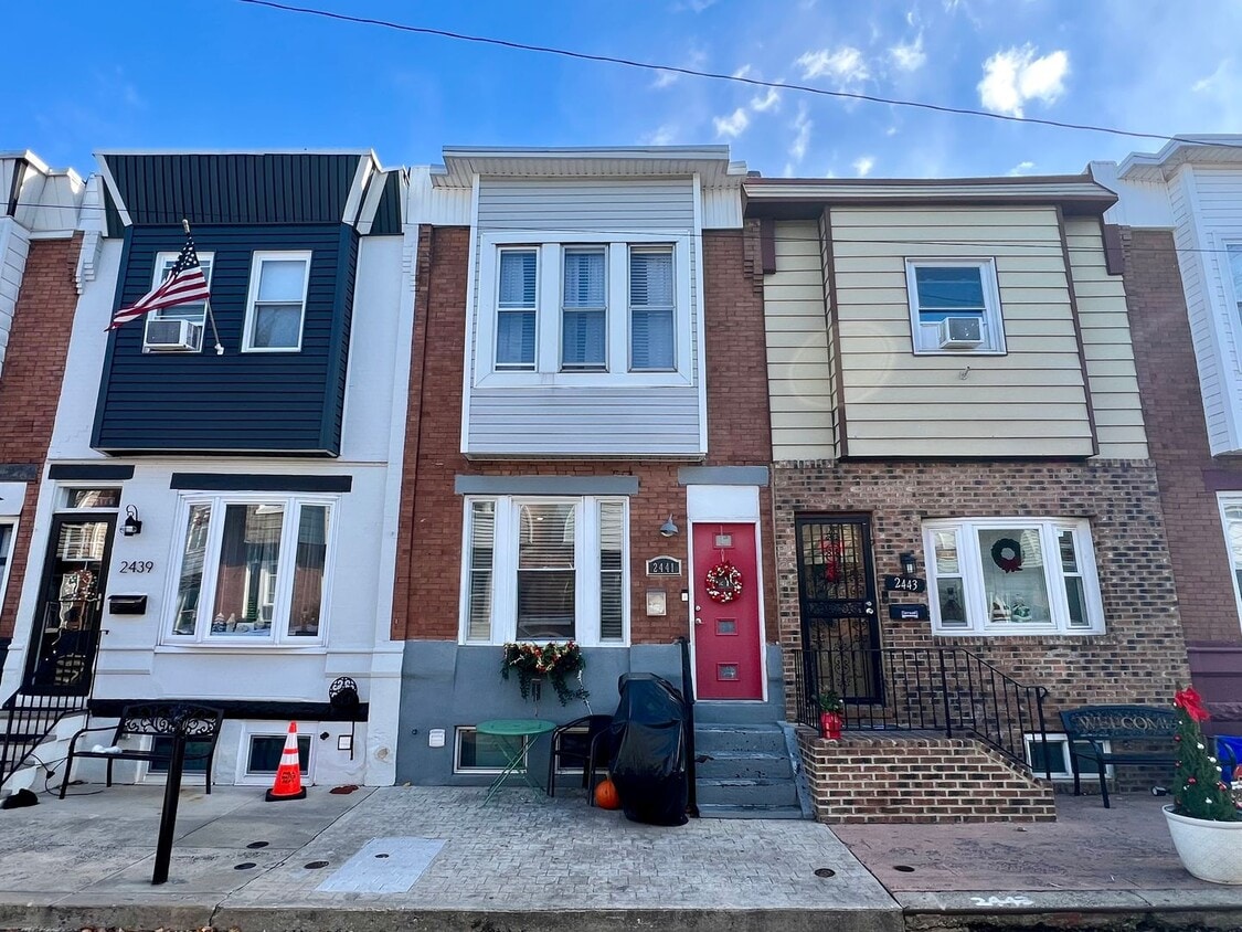Primary Photo - Gorgeous 3-Bedroom Townhome in South Phila...