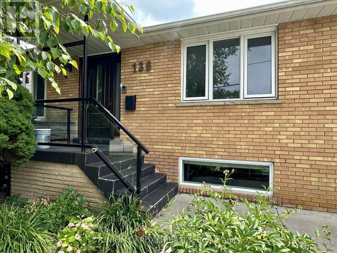 Primary Photo - 136 Palmer Ave