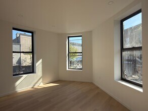 Building Photo - 5722 Myrtle Ave