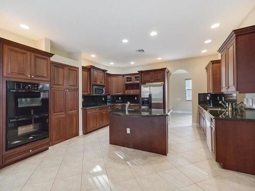 Building Photo - 3052 Hartridge Terrace
