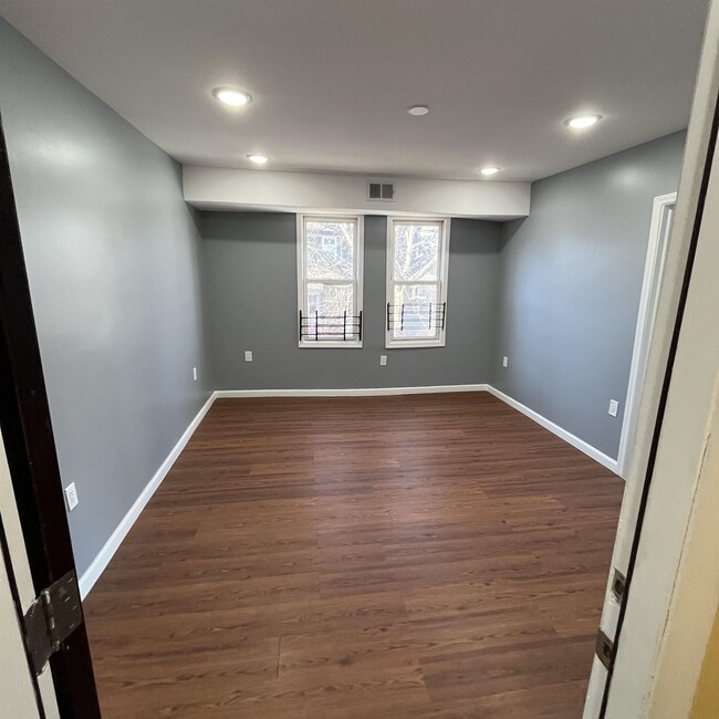 Building Photo - 115 Belmont Ave