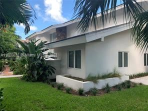 Foto principal - 4 br, 3 bath Condo - Brickell Forest