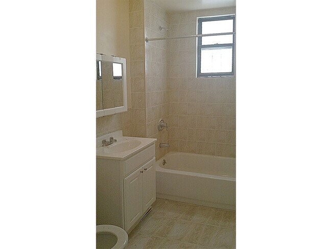 Building Photo - 3019 Newkirk Ave