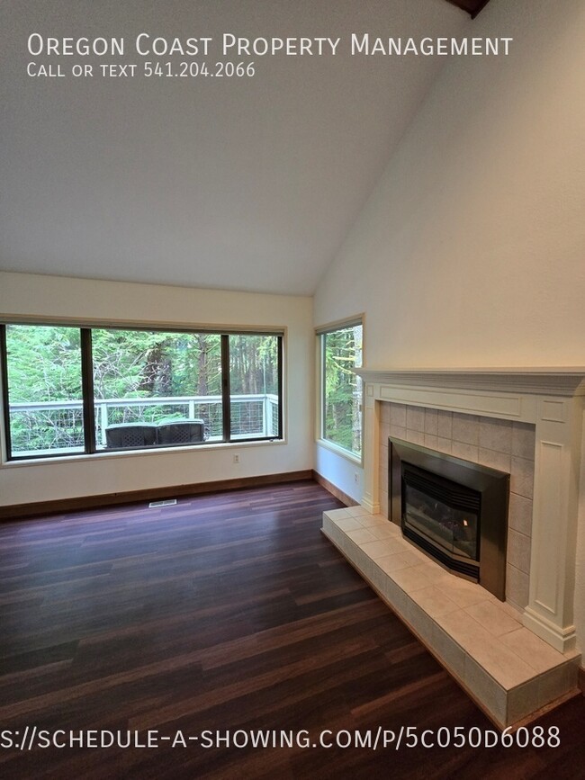 Building Photo - 600 Island Dr