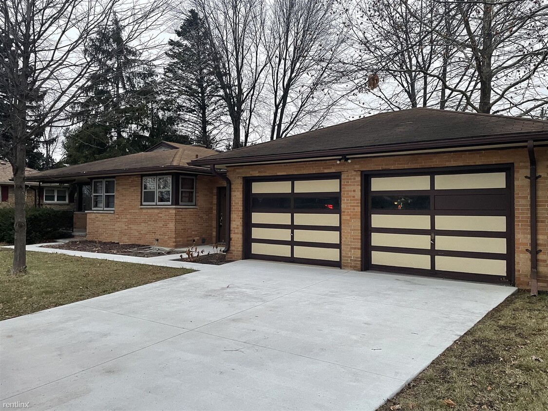 Primary Photo - 3 br, 1.5 bath House - 2520 Hemmeter Rd