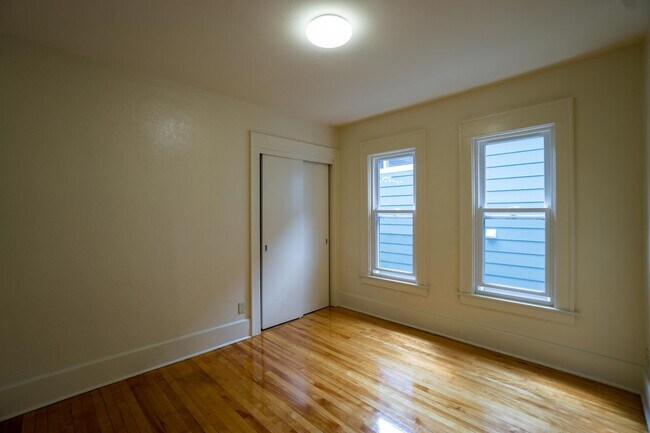 Foto del edificio - 689 Allen St