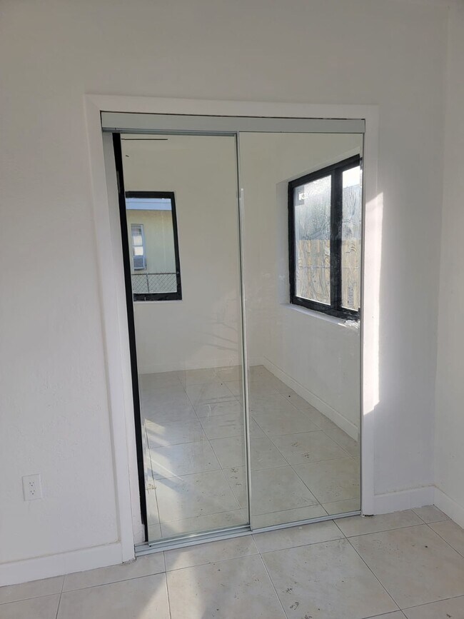 Building Photo - 650 83rd St