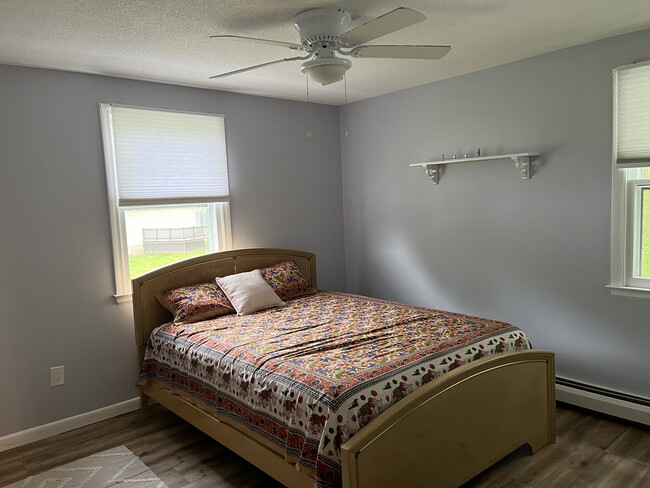 Foto del edificio - 106 Sycamore Rd