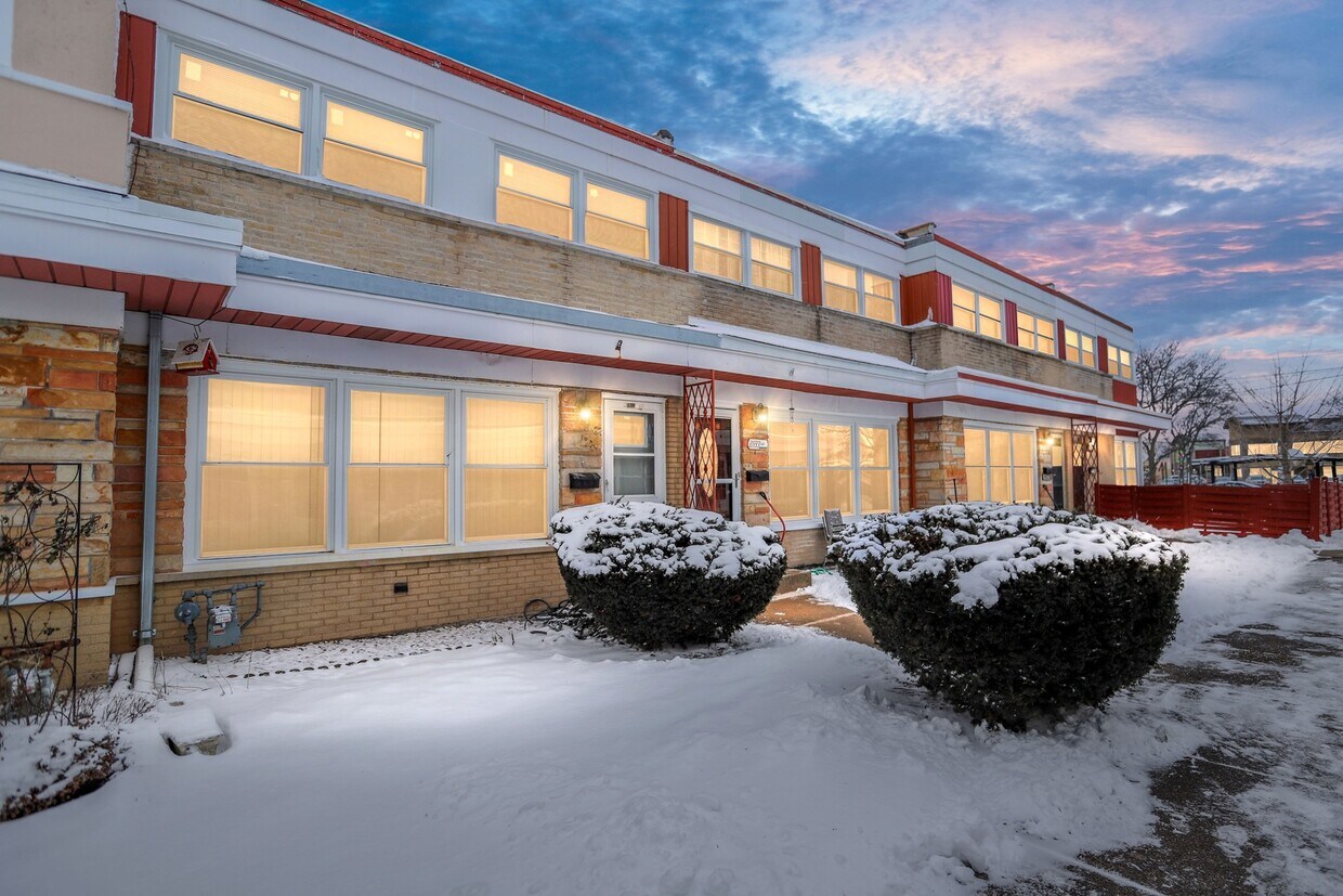 Foto principal - 8933 Washington St
