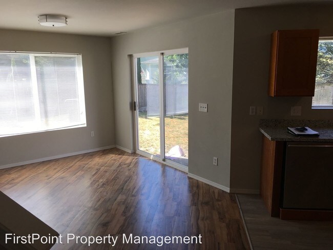 Foto del edificio - 9320 Country Hollow Dr E