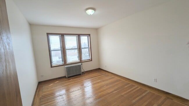 dormitorio 14x16 pies - 3495 John F Kennedy Blvd