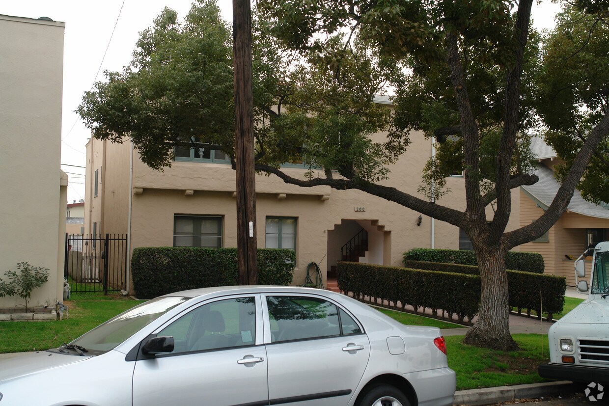 Building Photo - 200 E Lomita Ave