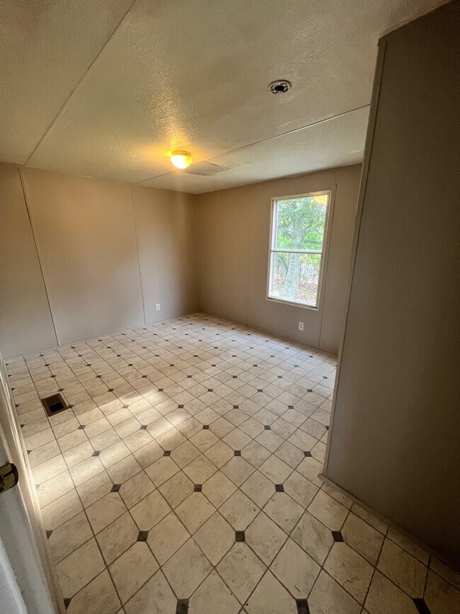 Building Photo - 2760 McMichael Rd