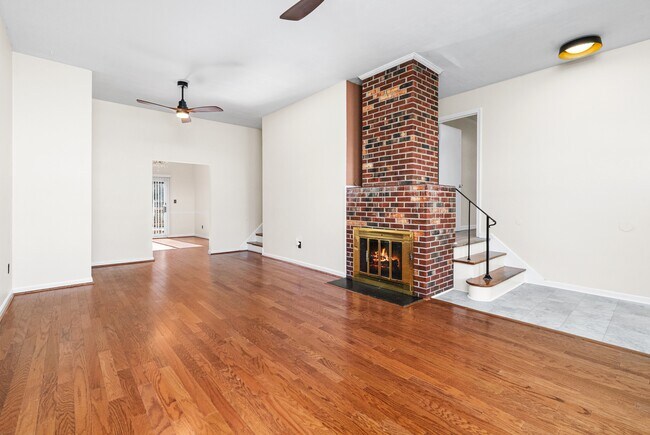 Foto del edificio - 38 Sacramento Dr