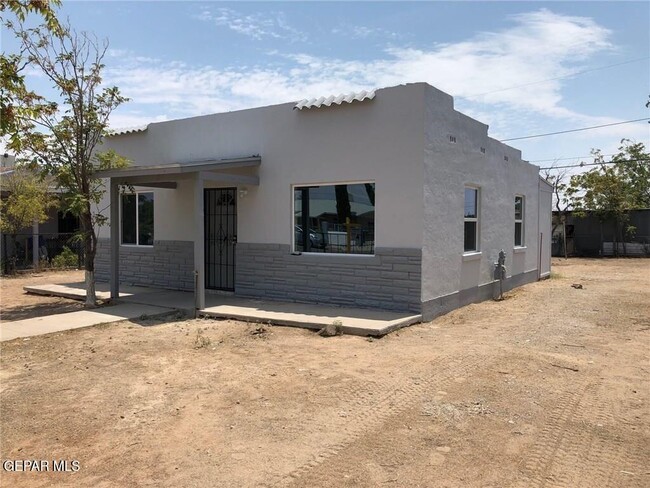 Building Photo - 4728 Sierra Vista Dr