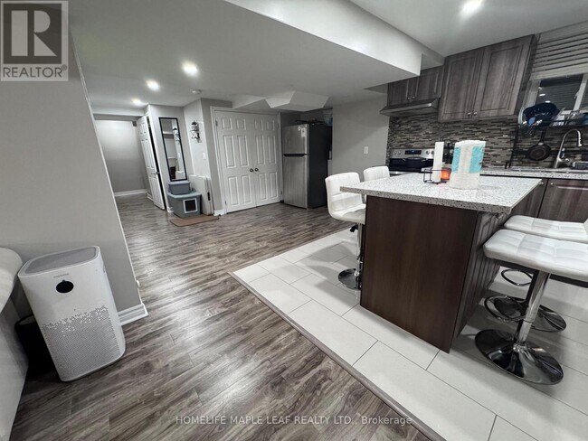 Photo du bâtiment - 10 Templeton Ct