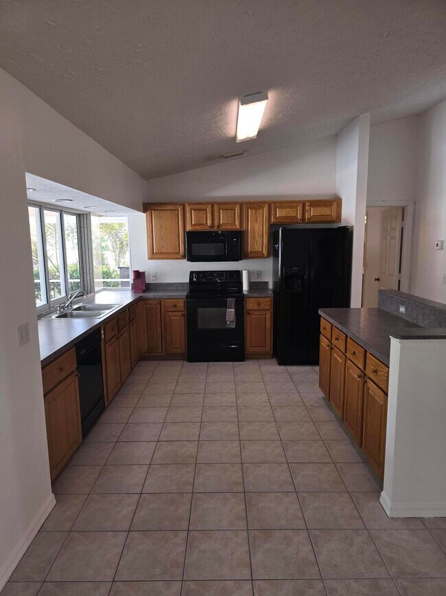 Foto del edificio - 5910 NW Bayou Ct