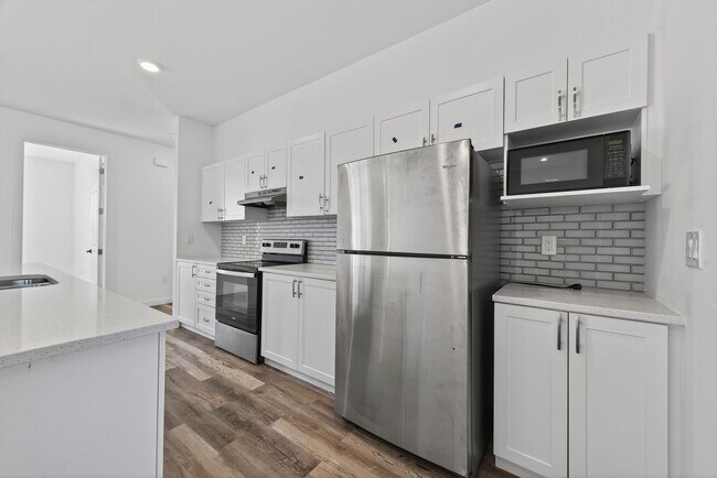 Building Photo - 181 NW 6th Pl