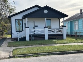 Building Photo - 4009 Avenue L